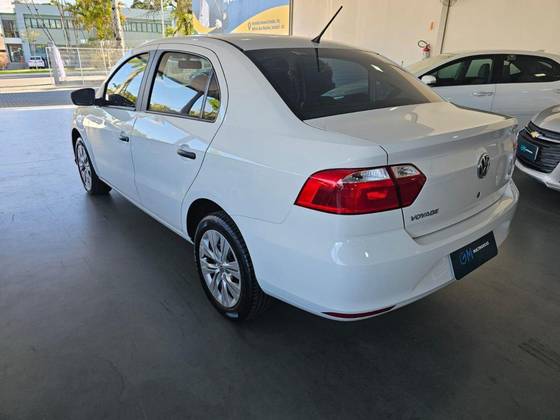 VOLKSWAGEN VOYAGE 1.6 MSI TOTALFLEX 4P MANUAL VOLKSWAGEN VOYAGE 1.6 MSI TOTALFLEX 4P MANUAL